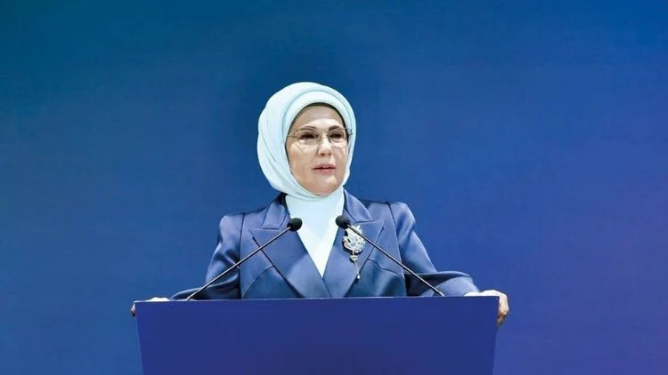 Emine Erdoğan Gazi Mustafa Kemal Atatürk’ü Rahmetle Yad Etti