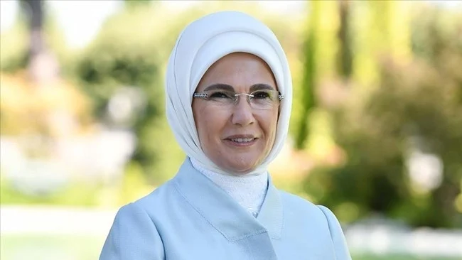 Emine Erdoğan 24 Kasım Öğretmenler Gününde Öğretmenlerin Fedakarlığını Vurguladı
