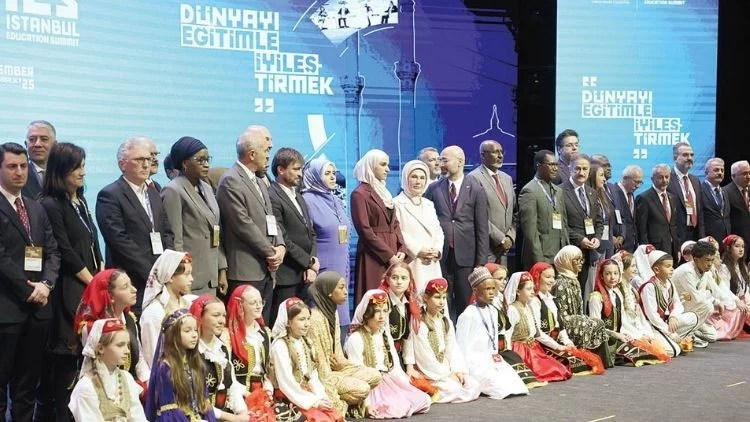Uluslararası Eğitim Zirvesinde Emine Erdoğan’Dan Suriye Eğitimine Kalemle Destek Mesajı