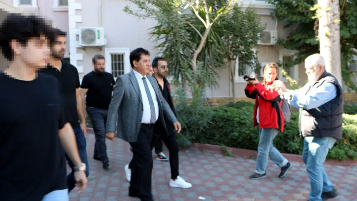 Kemer Eski Belediye Başkanı Mustafa Gül Dolandırıcılık Suçlamasıyla Tutuklandı