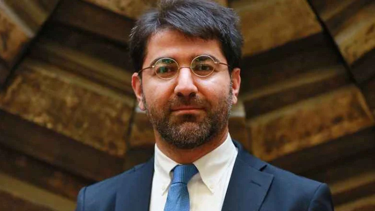 Merkez Bankası Eski Başkan Yardımcısı Büyük Yolsuzluk Soruşturmasında Tutuklandı
