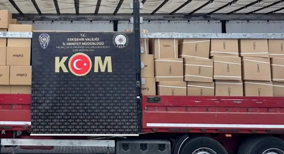 Eskişehir’de Kaçakçılık Operasyonunda 6 Milyon 900 Bin Makaron Ve 960 Kilogram Tütün Bulundu