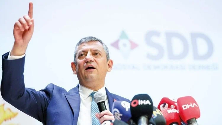 CHP Lideri Özel İnsan Hakları İçin Evde Oturmak Yerine Meydan Okuma Çağrısı Yaptı