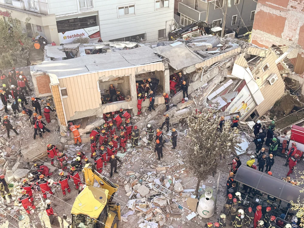 Gebze’de Arslan Apartmanı Çöktü İki Çocuk Yaşamını Yitirdi Bir Genç Kurtarıldı