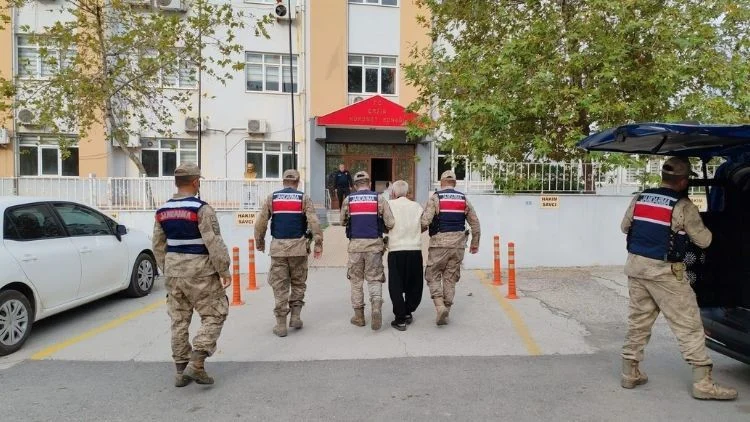 Hatay’da Eşini Baltayla Öldürüp Banyoya Gömen Şüpheli Tutuklandı