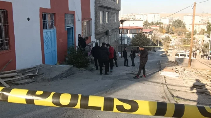Gaziantep’te Eski Eşini Çocuklarının Gözü Önünde Bıçaklayarak Öldürdü