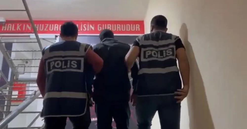 Nitelikli Cinsel Saldırı Suçundan 20 Yıl Hapis Cezasıyla Aranan Firari Tavuk Kümesinde Yakalandı
