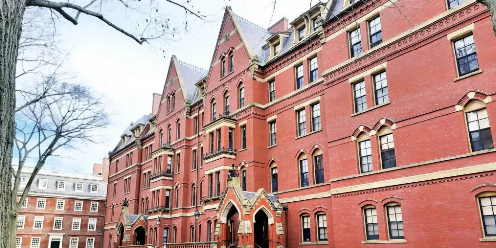 Harvard’daki Kapsamlı Doktora Kesintileri Küresel Akademik Göçü Tetikliyor