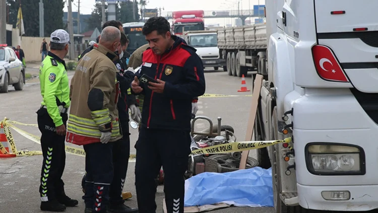 Hatay’da Meydana Gelen Trafik Kazasında Anne Ve 2 Aylık Bebek Yaşamını Yitirdi