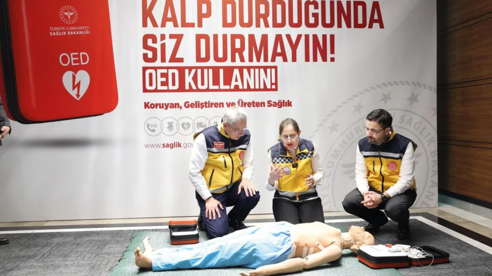 Yerli Otomatik Eksternal Defibrilatör Cihazları 2026’Dan İtibaren Hayat Kurtarmak İçin Yaygınlaşacak