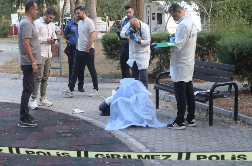 Antalya’da 27 Yaşındaki Genç Çocuk Parkında Hayatını Kaybetmiş Halde Bulundu
