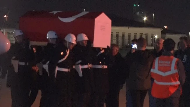 Hırvatistan’daki Uçak Kazasında Şehit Düşen Pilot Hasan Bahar’ın Naaşı Türkiye’ye Ulaştı