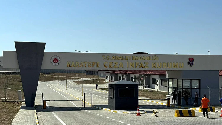 Çorlu Yüksek Güvenlikli Cezaevinde Hükümlü Saldırısı Üç Memuru Yaraladı