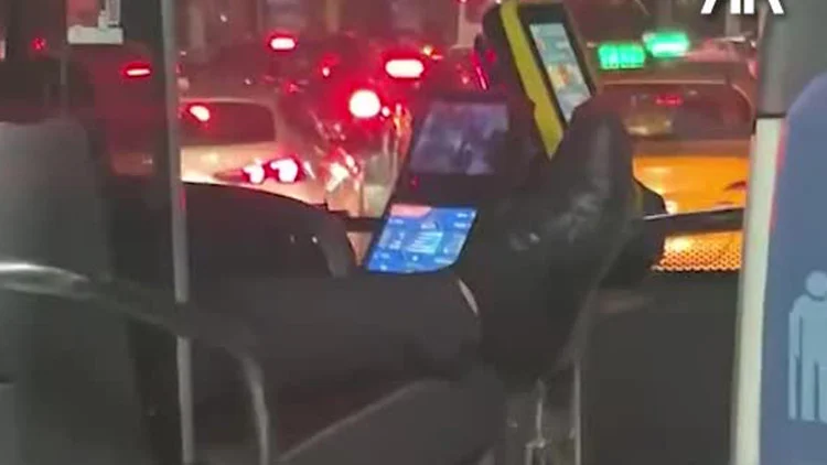 İstanbul’da Tehlikeli Otobüs Sürüşü Yapan Şoförün Sertifikası İptal Edildi