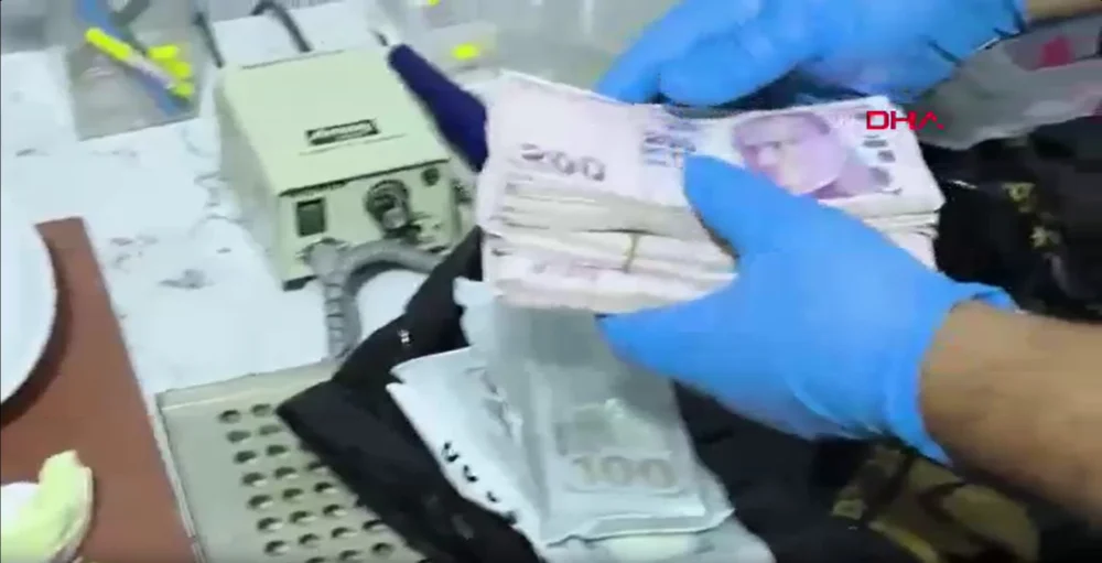 Tuzla’da Sahte Diş Kliniğine Baskın Tıbbi Malzeme Ve Yüklü Miktarda Para Ele Geçirildi Şüpheliler Gözaltında