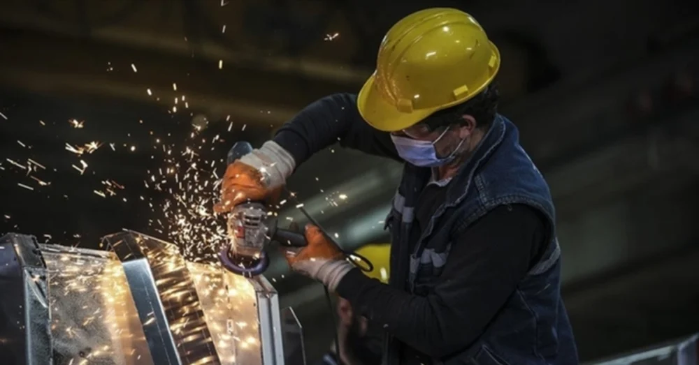 İhbar Süresindeki Ücret Zammı Kıdem Tazminatına Yansıyacak