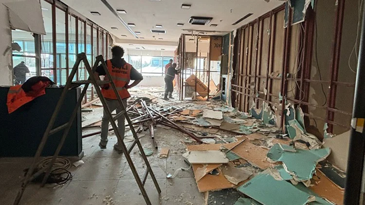 Şişli Belediyesi Kaçak Yapılara Karşı Kararlı Adımlar Atarak Avm’Deki İzinsiz Bölümleri Yıktı