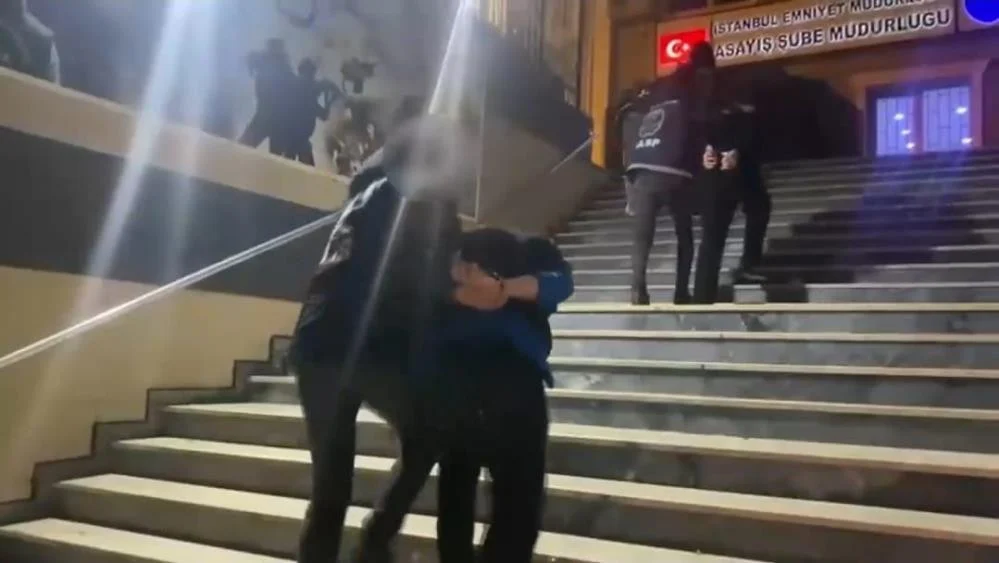 İstanbul’da Motosikletli Suç Örgütü Çökertildi 10 Şüpheli Gözaltına Alındı
