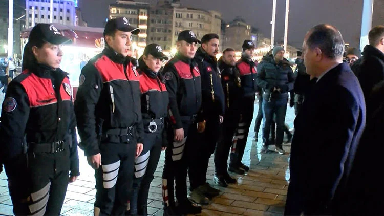 İstanbul İl Emniyet Müdürü Yıldız, yılbaşı için alınan tedbirleri denetledi