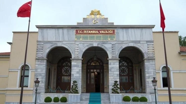 İstanbul Valiliği Fatih’teki Düzensiz Göçmen İddialarını Yalanlayarak Mücadeledeki Hassasiyeti Vurguladı
