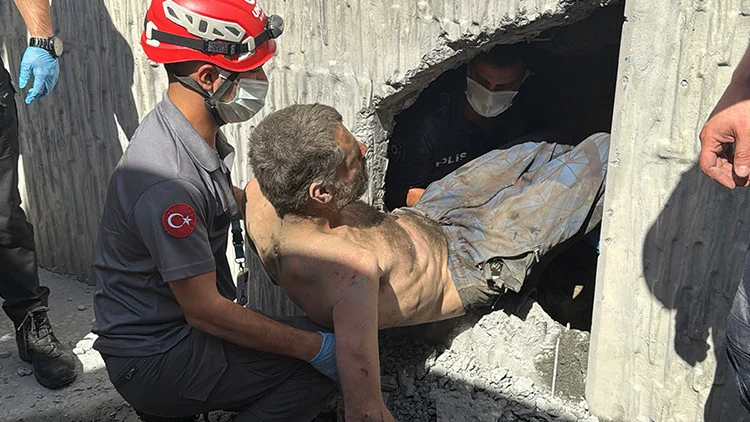 İstanbul’da Tünel Girişinde Günlerce Mahsur Kalan Şahıs 6 Saat Süren Operasyonla Kurtarıldı