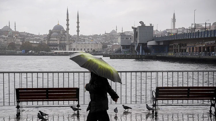 İstanbul’da Sağanak Yağışlar Üç Gün Sürecek Yurt Genelinde Olumsuz Hava Koşulları Uyarısı