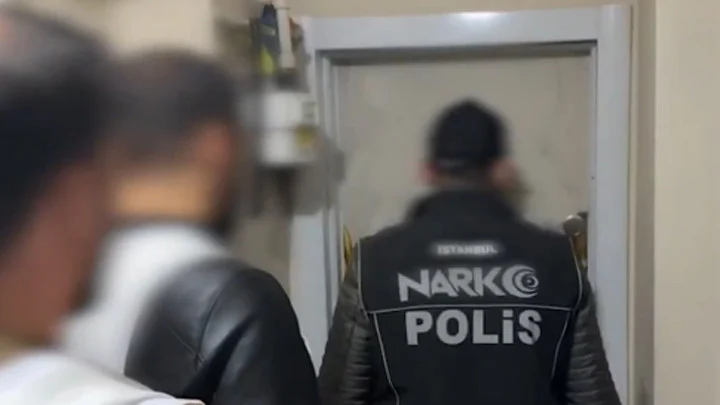 İstanbul’da Milyonlarca Uyuşturucu Hap Ve Yüzlerce Kilogram Madde Ele Geçirildi 11 Kişi Yakalandı