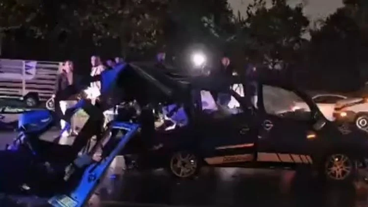 İstanbul Başakşehir’de Beton Mikserinin Karıştığı Kazada 2 Kişi Yaşamını Yitirdi 6 Kişi Yaralandı