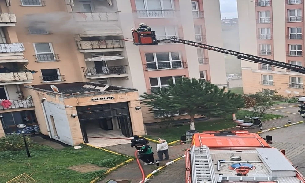 Kocaeli’de Yangında İtfaiyeci Cihat Oruç Nefes Maskesini Vererek Hayat Kurtardı