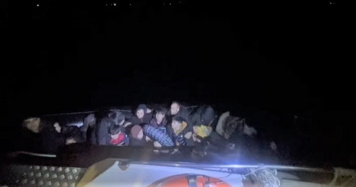 İzmir Sahil Güvenlik Ekipleri 18 Ekim’de 95 Düzensiz Göçmeni Yakaladı Kurtardı