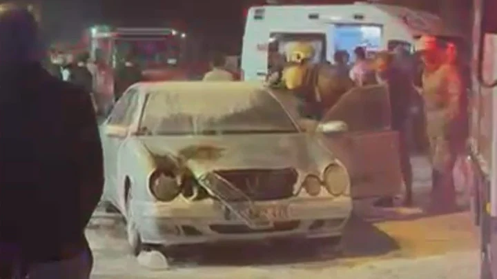 İzmir’de 63 Yaşındaki İlhan Ö Aracını Ateşe Verdi Ve Ağır Yaralandı