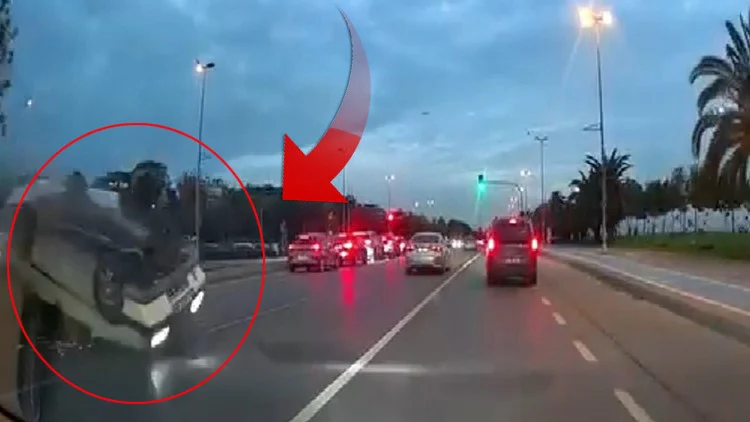 İstanbul Pendik’te Makas Atan Otomobilin Takla Atması Güvenlik Kamerasına Yansıdı