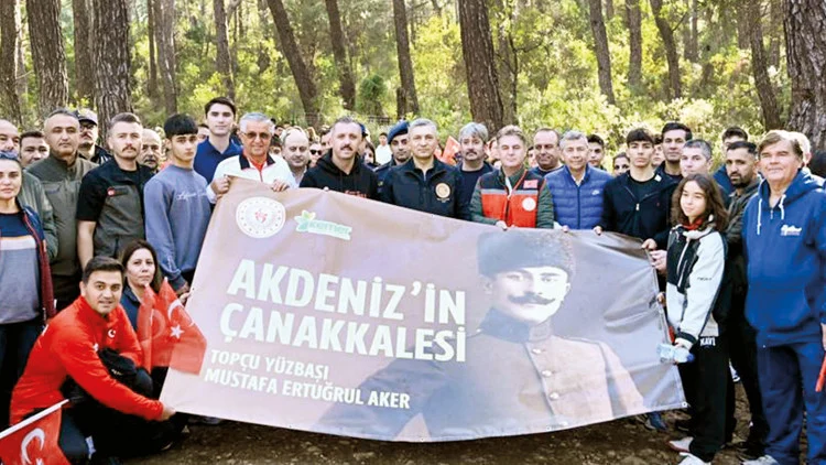Kemer’de “Paris 2” Zaferi Deniz Savaşı Kahramanları Anma Töreni Düzenlendi