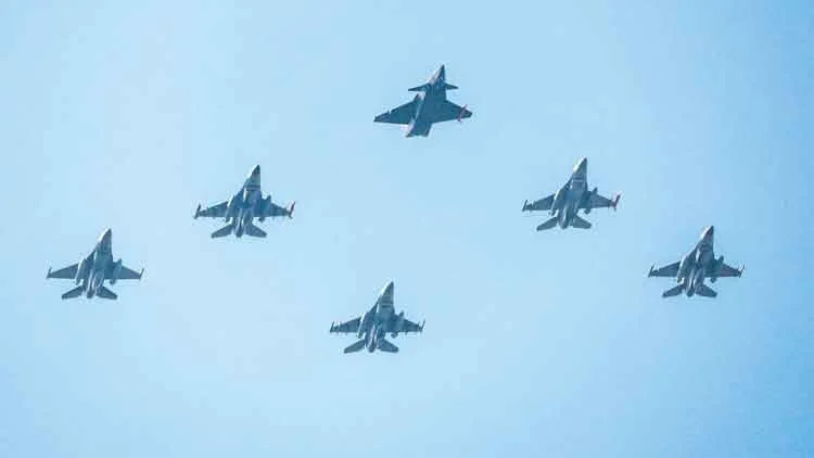 Kızılelma İnsansız Savaş Uçağı Jet Hedefi Hava Hava Füzesiyle Vurdu