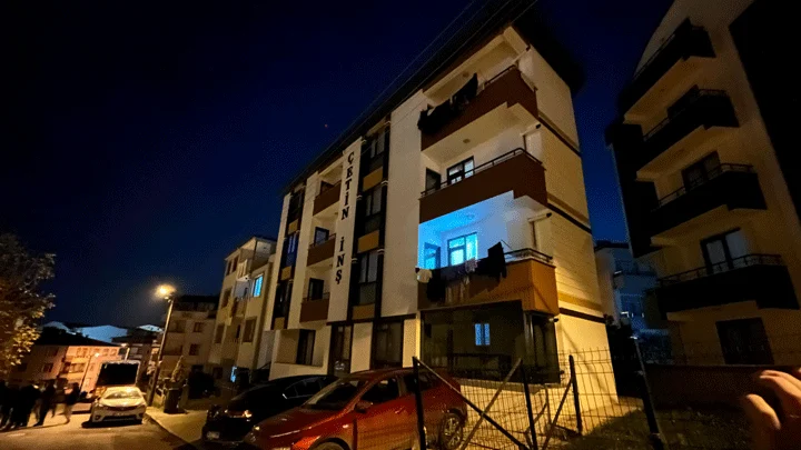 Kocaeli’de 16 Yaşındaki Kız Çocuğu Evinde Başından Vurularak Yaşamını Yitirdi