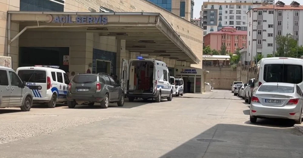 Siirt’te İki Çocuk Annesi Gülhan Börülce Evinde Bıçaklı Saldırıda Hayatını Kaybetti