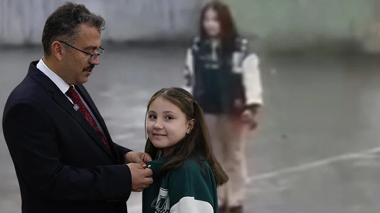 Minik Zeynep’in Yağmurdaki İstiklal Marşı Hassasiyeti Vali Turan Tarafından Ödüllendirildi