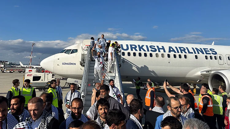 Küresel Sumud Filosu Aktivistleri İsrail’in Uluslararası Sularda İnsanlık Dışı Muamelesini Detaylandırdı