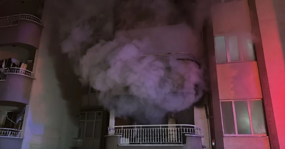 Kütahya’da Felçli Vatandaşın Can Verdiği Yangın Faciasında Eşi Yaralandı Apartman Tahliye Edildi