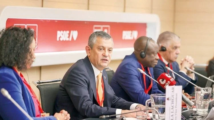 Madrid’de Özgür Özel’den Sosyalist Enternasyonal’e Filistin İçin Komisyon Çağrısı