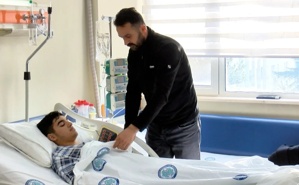 Köygöçüren Mantarı Zehirlenmesi Entübe Etti Babasının Karaciğeri Batuhan’ı Yaşama Döndürdü