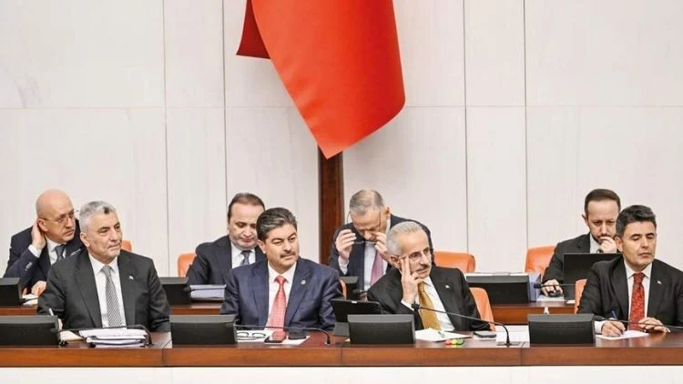 Bütçe Görüşmeleri Yeter Sayı Tartışması Ve Esnaf Protestosuyla Başladı