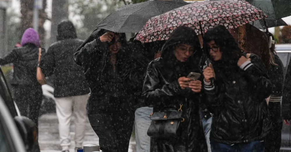 Marmara’da Gök Gürültülü Sağanak Yağışlar Etkili Oldu Hava Sıcaklığı Mevsim Normallerinin Üzerinde Seyretti