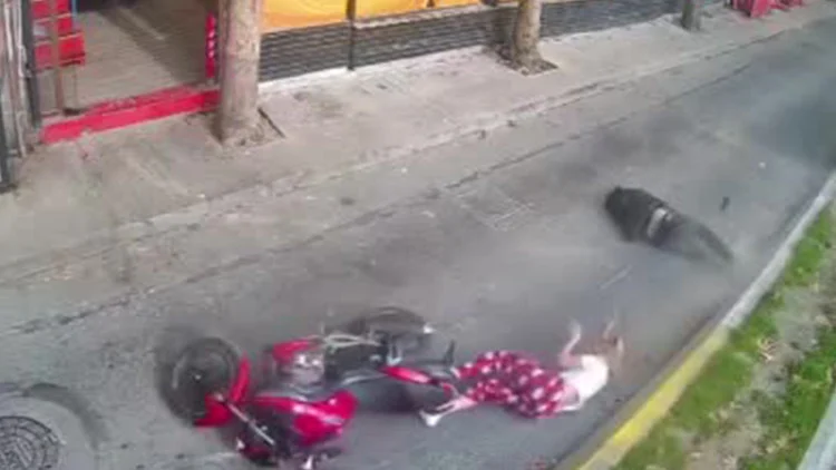 İstanbulda Motosiklet Kazası Abi Kardeş Metrelerce Sürüklendi Görüntülere Yansıdı