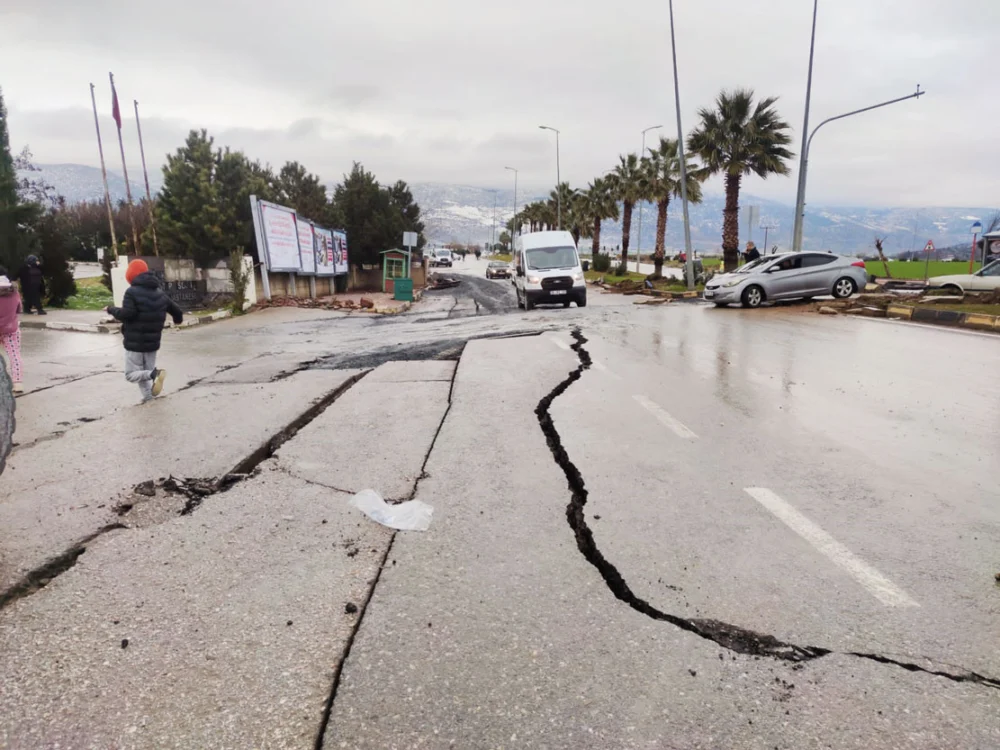 İstanbul Toplu Taşımada Deprem Anı İçin Yeni Yolcu Rehberleri Yayınladı