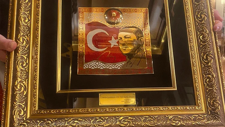MHP Genel Başkanı Bahçeli’Den Cumhurbaşkanı Erdoğan’A Cumhuriyetin 102’Nci Yılına Özel Anlamlı Hediye