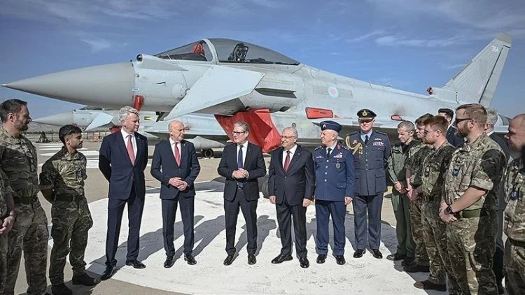 Türkiye Eurofighter Typhoon Savaş Uçağı Tedariki İçin Birleşik Krallık Katar Ve Umman İle Masada