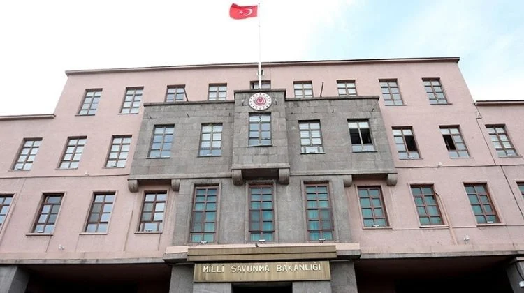 Milli Savunma Bakanlığı Suriyeli Askeri Öğrencilerin TSK’da Görevlendirilmesi İddialarını Reddetti