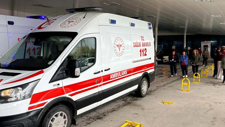 Muğla Devlet Hastanesinde Kimyasal Madde Sızıntısı İki Personelin Müşahedesine Yol Açtı Ameliyatlar Durduruldu