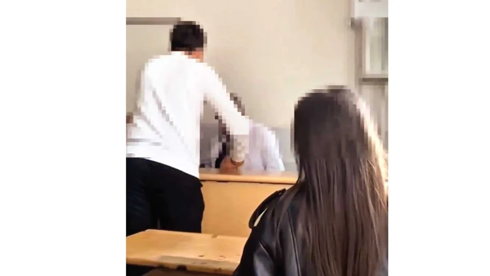 Öğretmene Saygısızlık Yapan Yedi Öğrenciye Ağır Disiplin Cezası Verildi